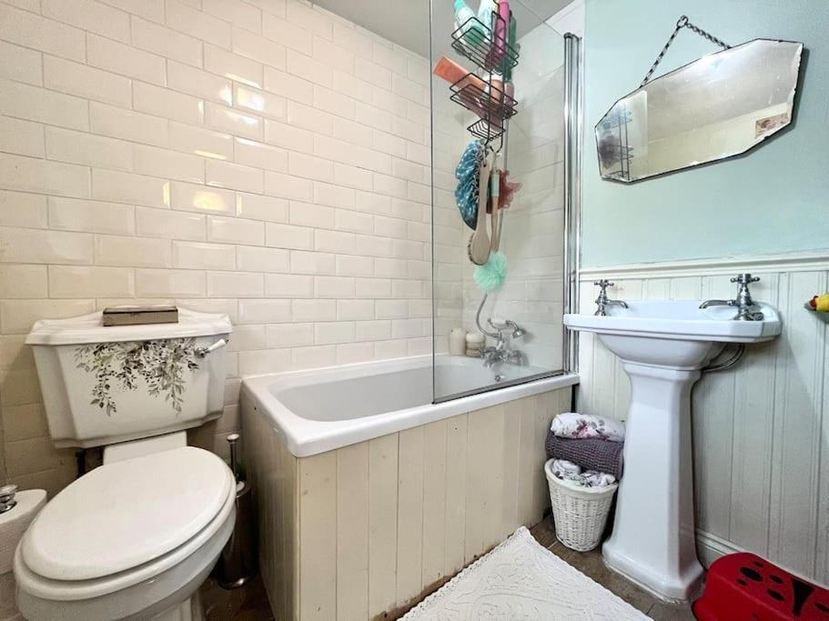 Wisteria Cottage An Authentic And Enchanting 2 Bedroom Cottage Experience Aberdare Esterno foto